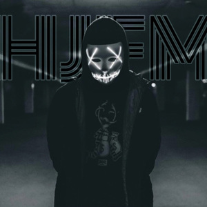 一个吃奶两个添麻逼
